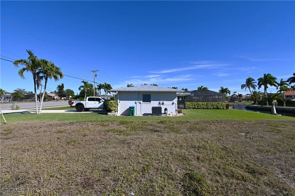 524 Mohawk Parkway Cape Coral FL 33914