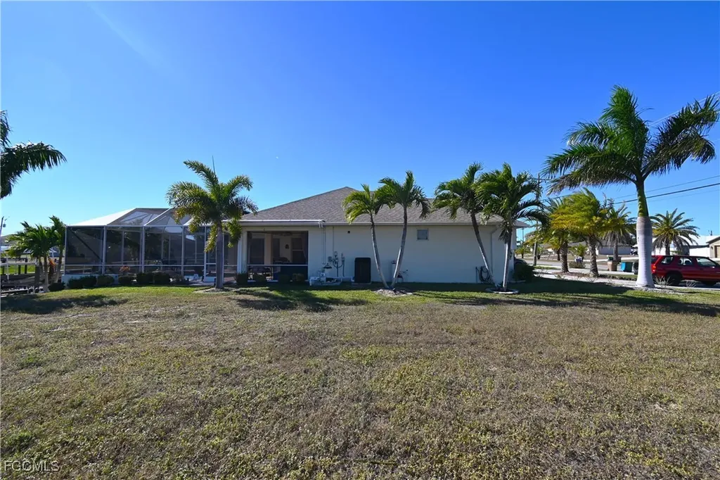 524 Mohawk Parkway Cape Coral FL 33914