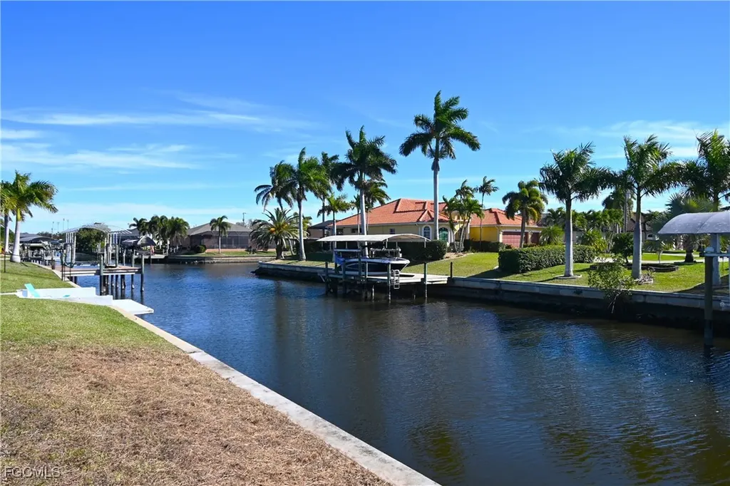 524 Mohawk Parkway Cape Coral FL 33914
