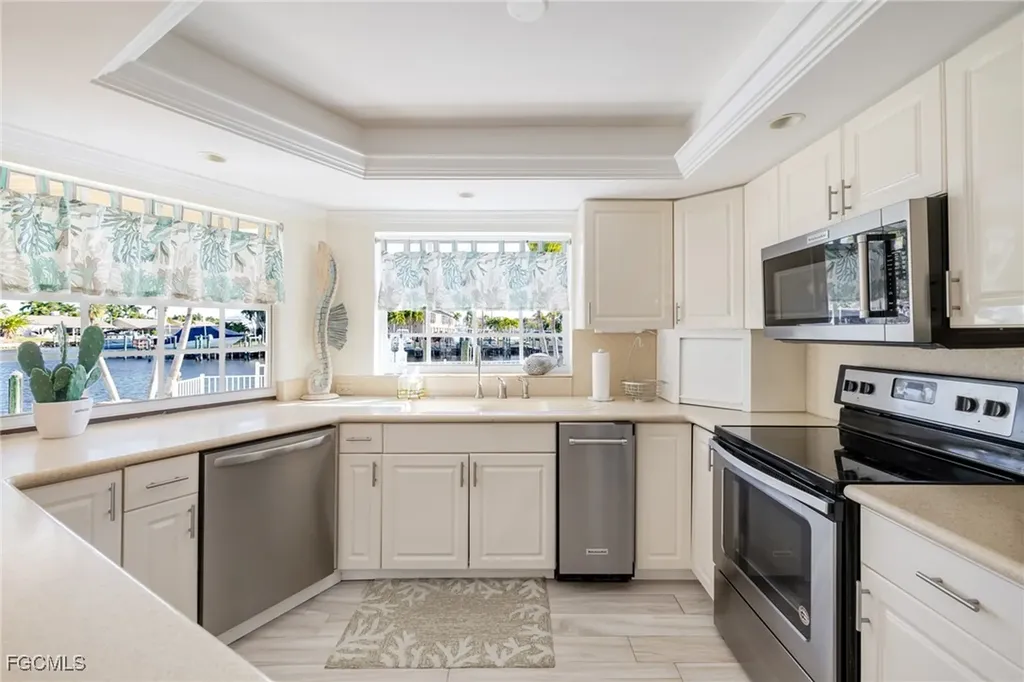 1755 SE 40th Terrace Cape Coral FL 33904