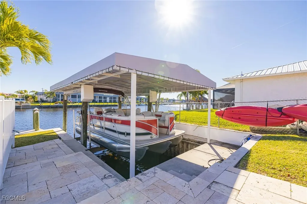1755 SE 40th Terrace Cape Coral FL 33904
