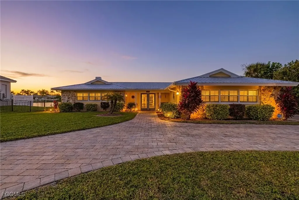 1755 SE 40th Terrace Cape Coral FL 33904