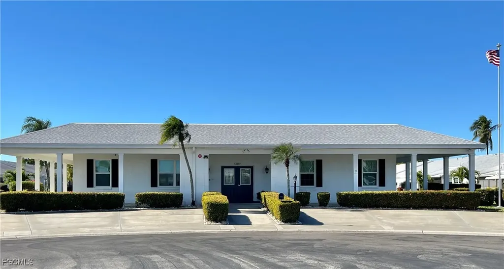 6986 Winkler Road Fort Myers FL 33919
