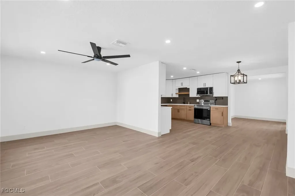 2114 Davis Boulevard Fort Myers FL 33905