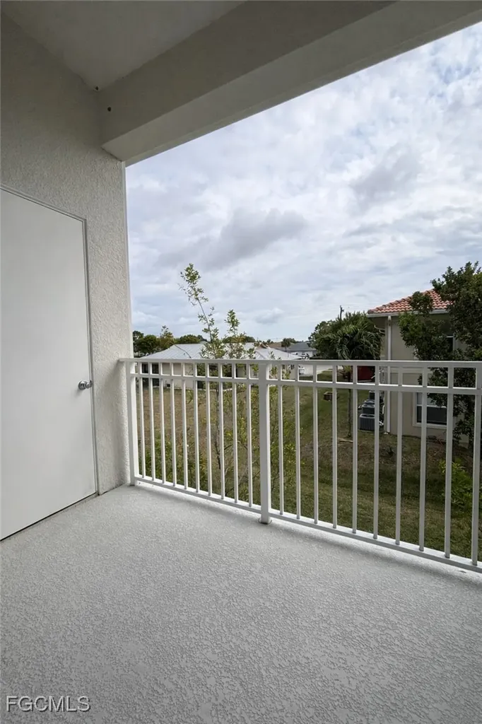 3303 SW 8th Place Cape Coral FL 33914