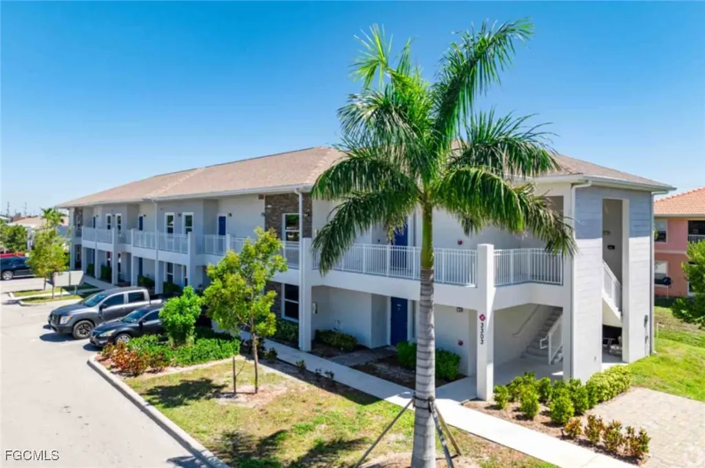 3303 SW 8th Place Cape Coral FL 33914