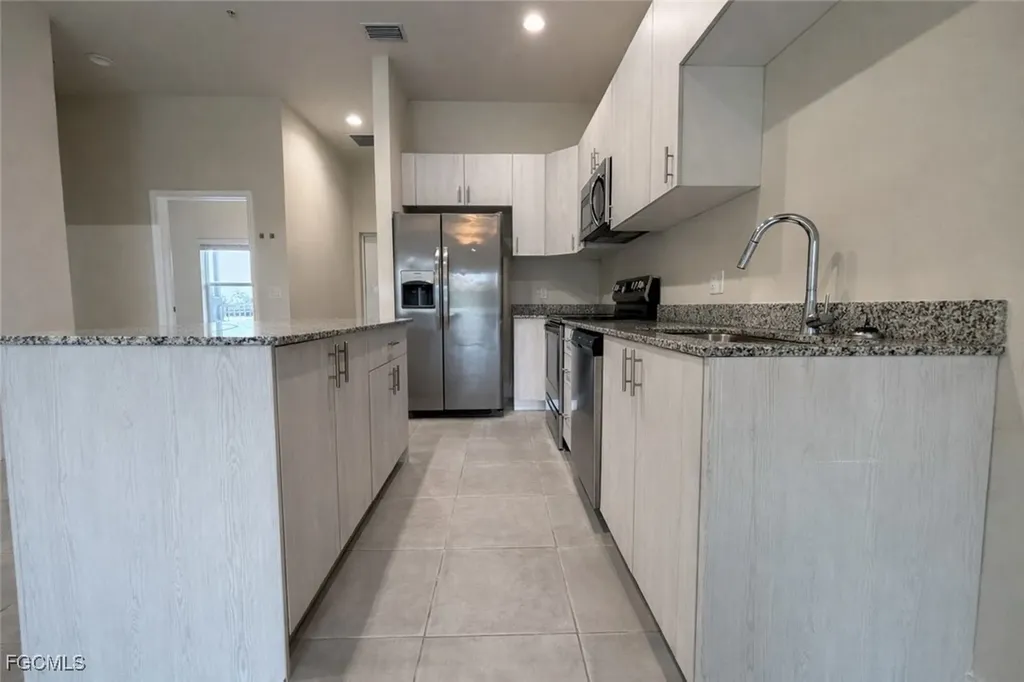 3303 SW 8th Place Cape Coral FL 33914