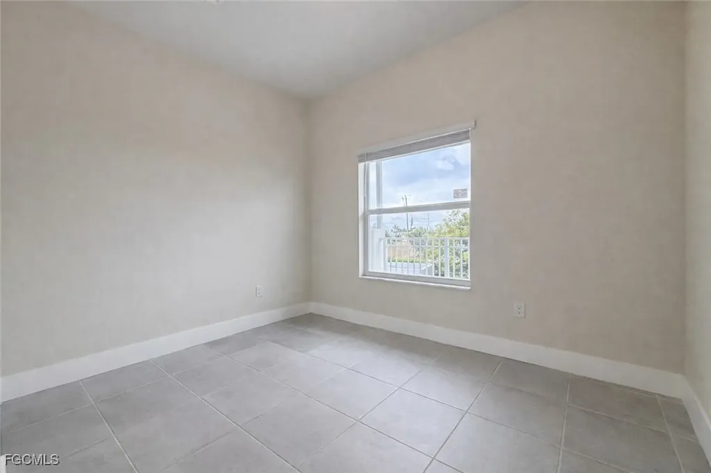 3303 SW 8th Place Cape Coral FL 33914