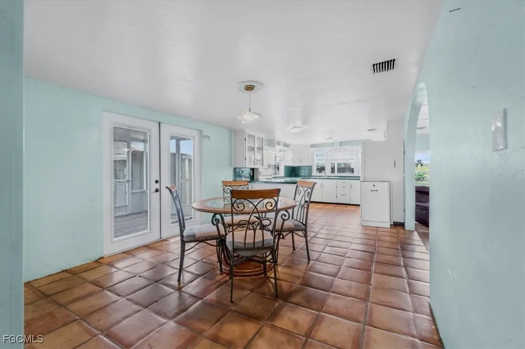 1083 Sunset Strip Moore Haven FL 33479