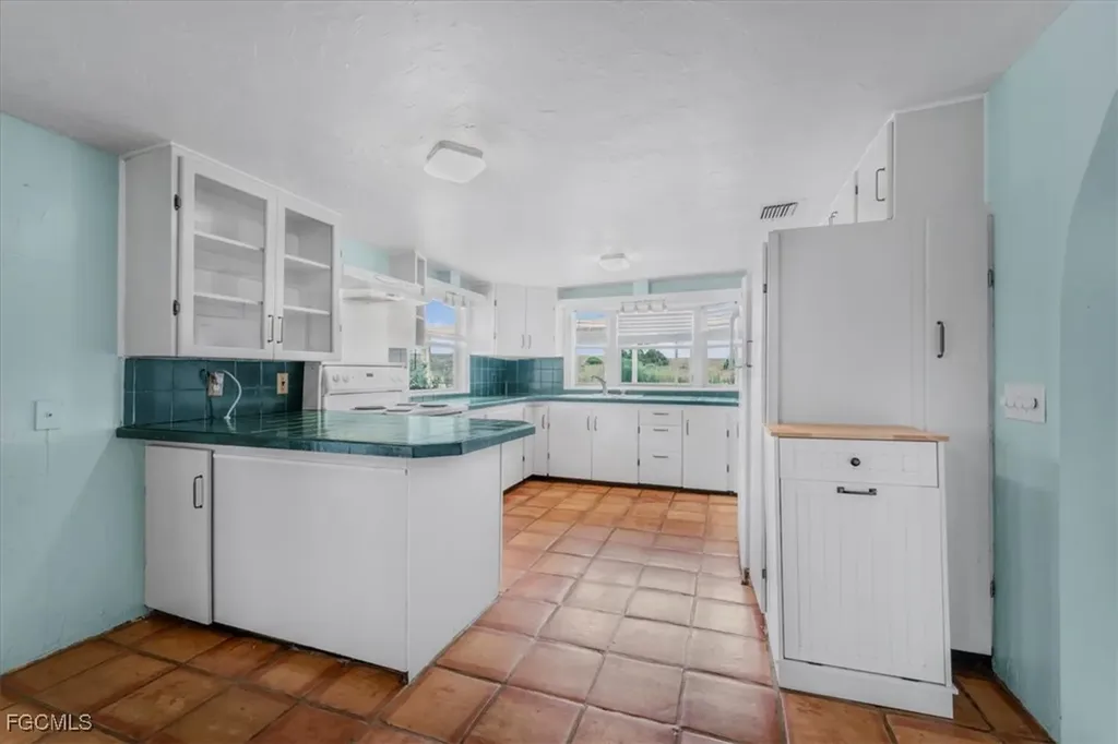 1083 Sunset Strip Moore Haven FL 33479