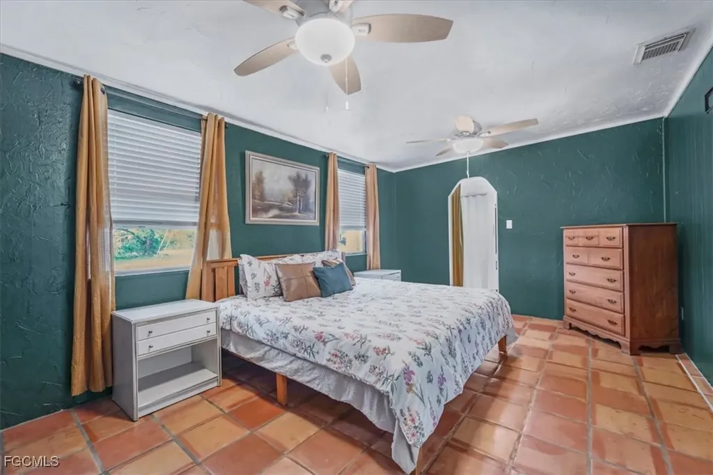 1083 Sunset Strip Moore Haven FL 33479