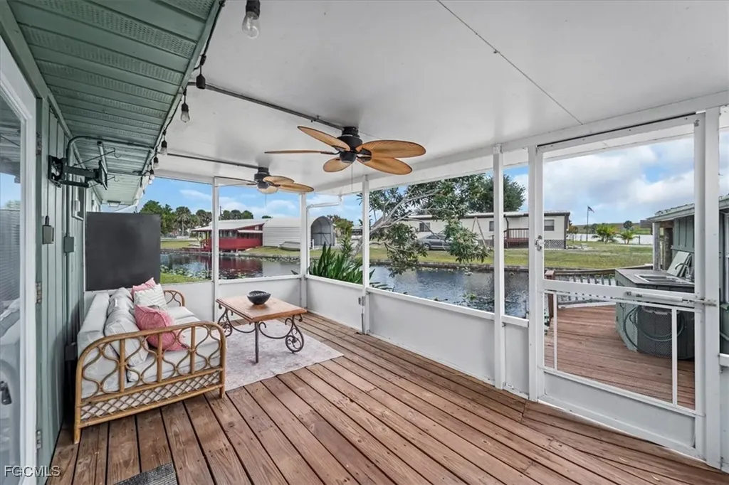 1083 Sunset Strip Moore Haven FL 33479