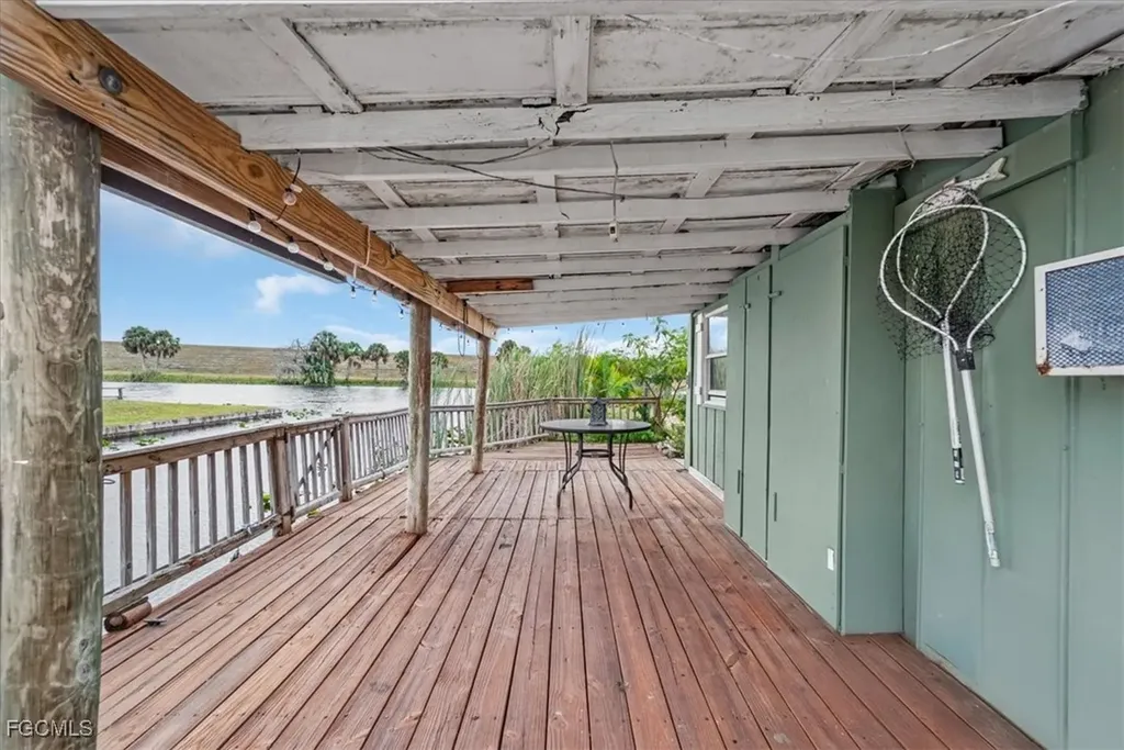 1083 Sunset Strip Moore Haven FL 33479