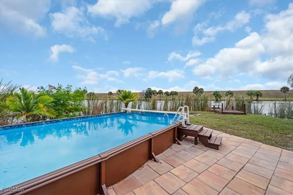 1083 Sunset Strip Moore Haven FL 33479