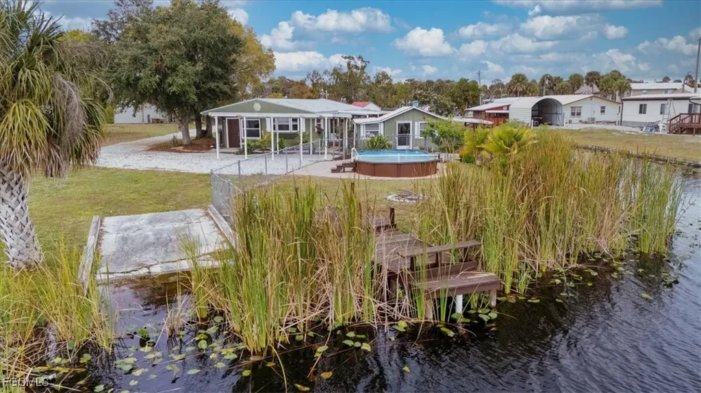 1083 Sunset Strip Moore Haven FL 33479