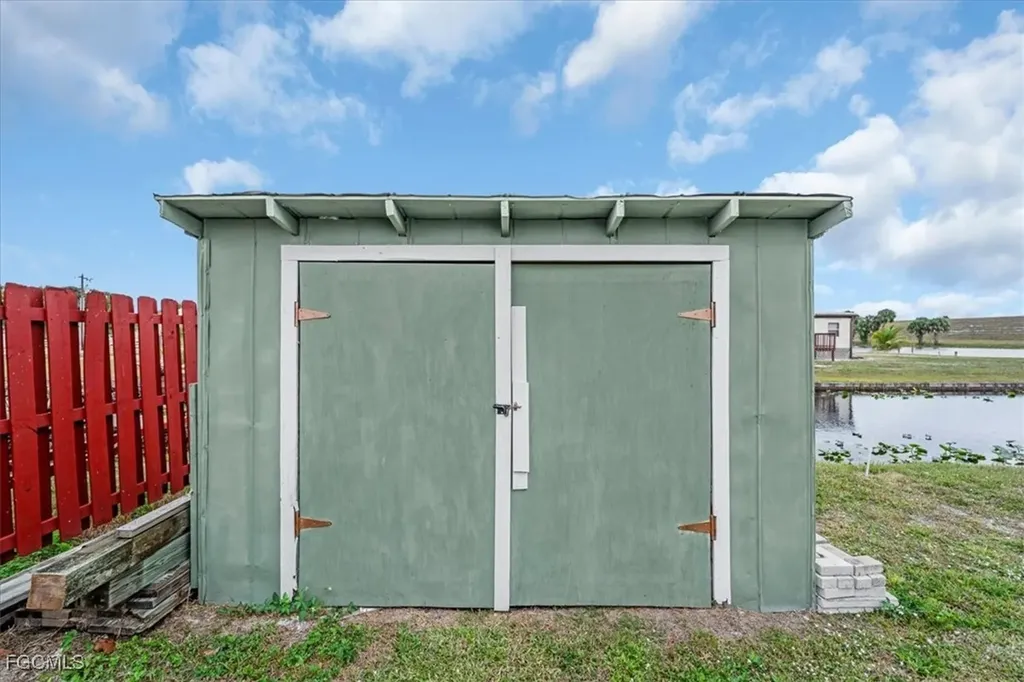 1083 Sunset Strip Moore Haven FL 33479