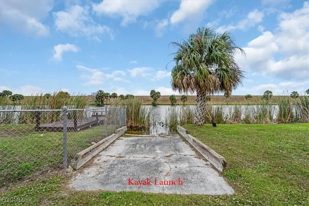 1083 Sunset Strip Moore Haven FL 33479