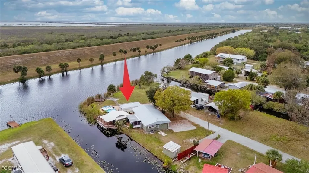 1083 Sunset Strip Moore Haven FL 33479