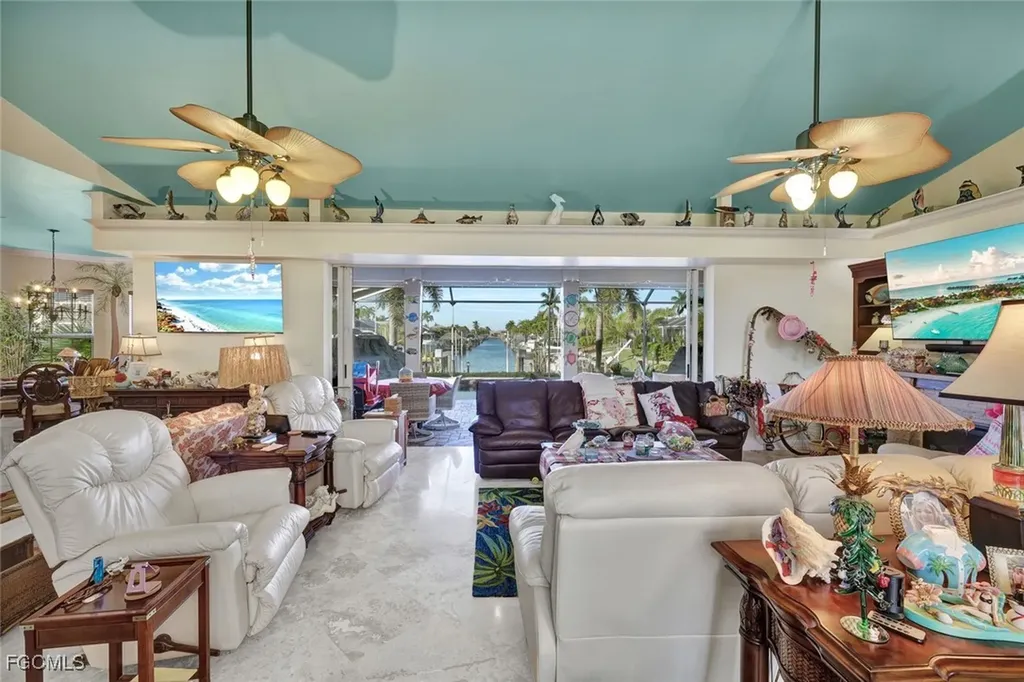 907 SW 51st Terrace Cape Coral FL 33914