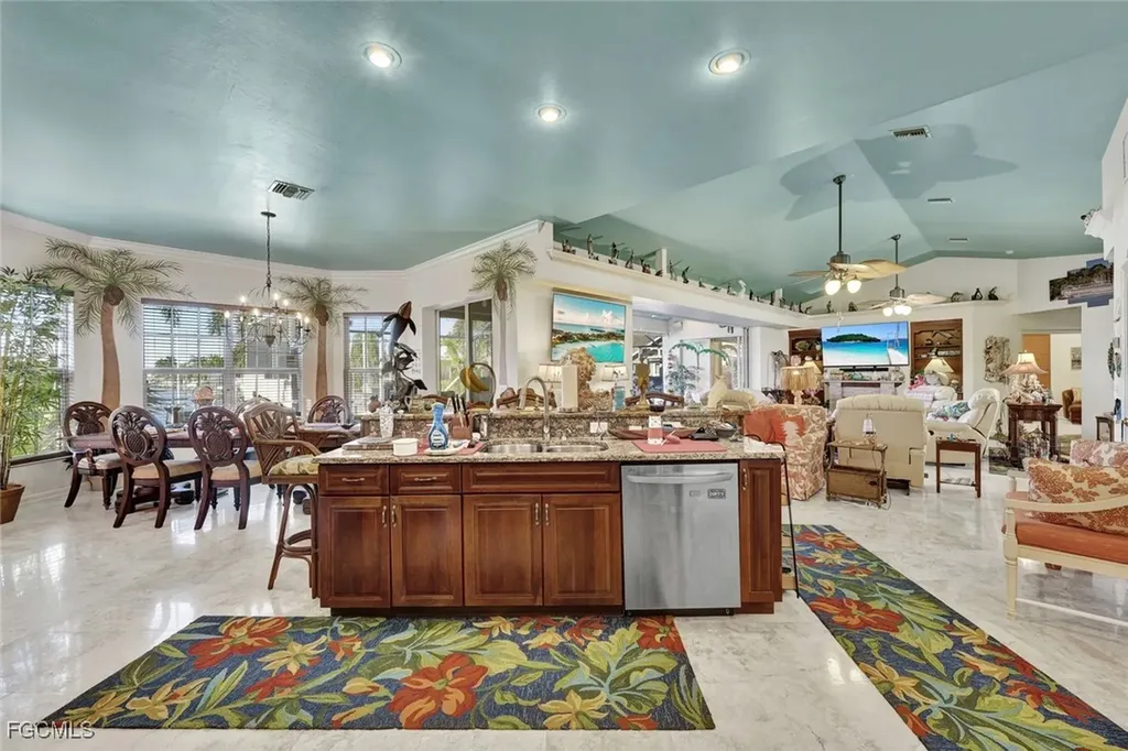 907 SW 51st Terrace Cape Coral FL 33914
