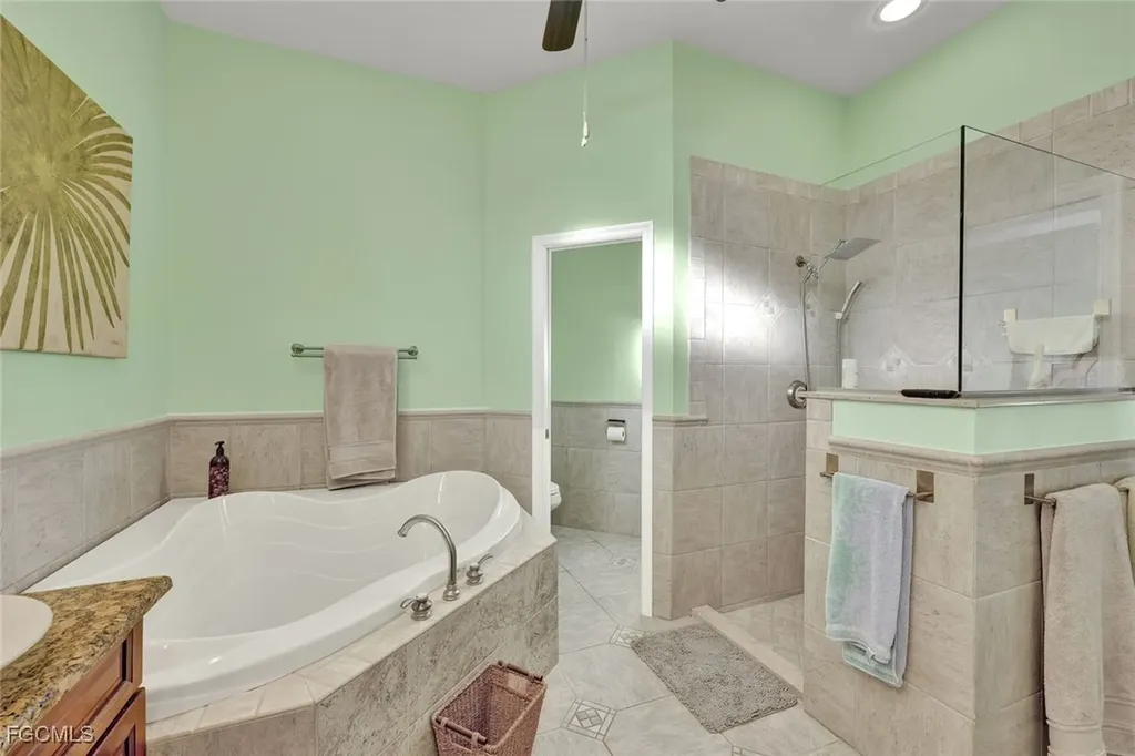 907 SW 51st Terrace Cape Coral FL 33914