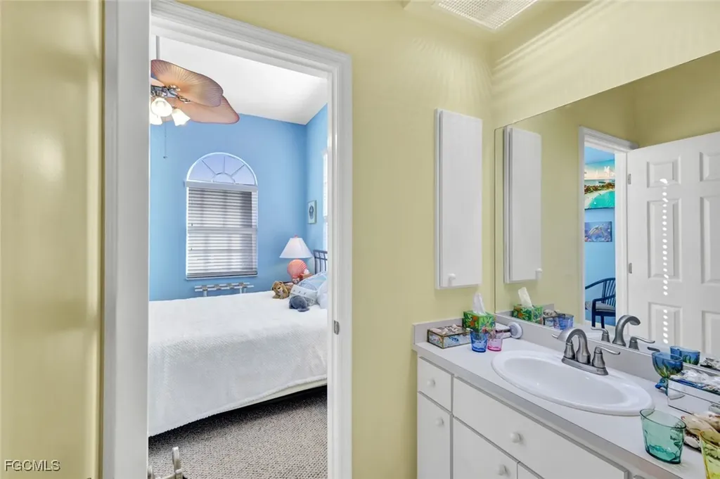 907 SW 51st Terrace Cape Coral FL 33914