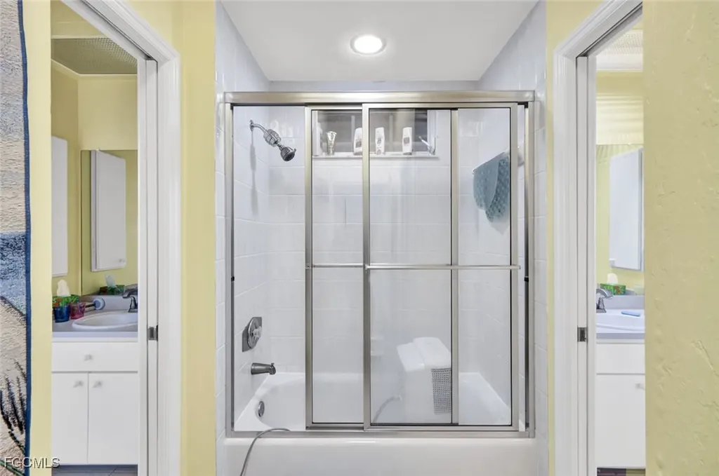 907 SW 51st Terrace Cape Coral FL 33914