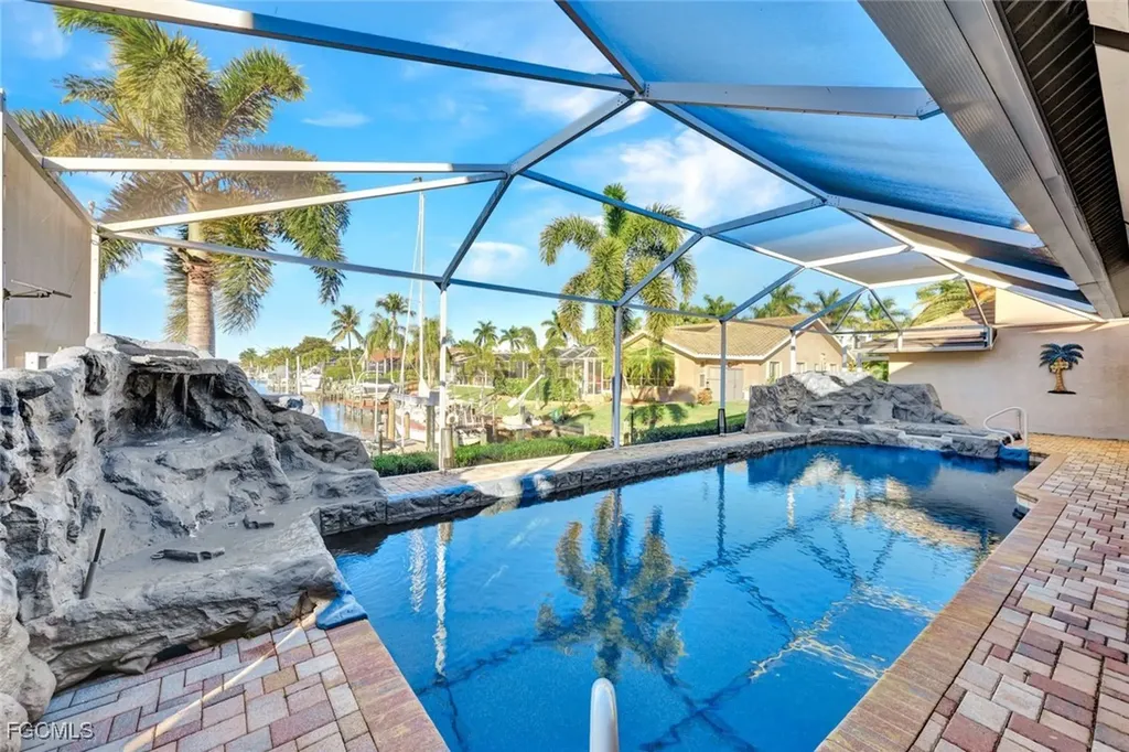 907 SW 51st Terrace Cape Coral FL 33914