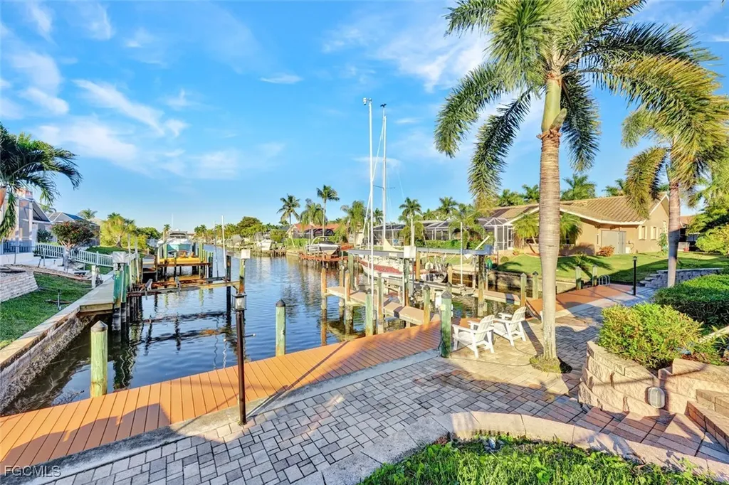 907 SW 51st Terrace Cape Coral FL 33914