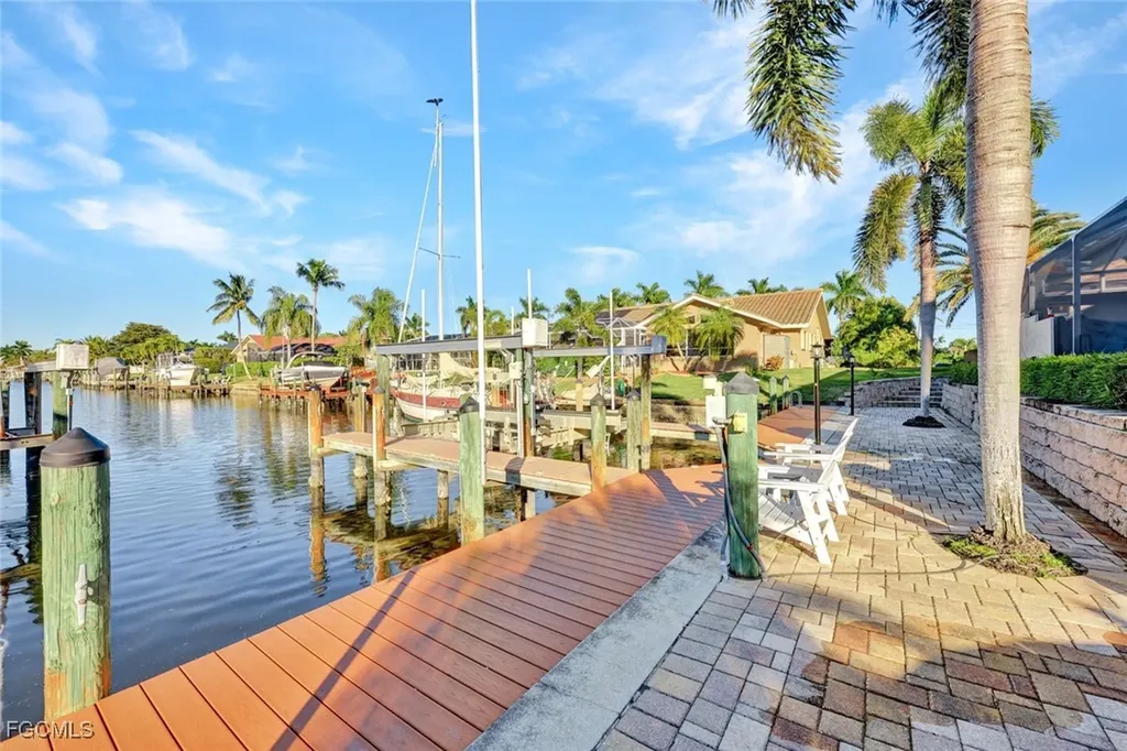 907 SW 51st Terrace Cape Coral FL 33914