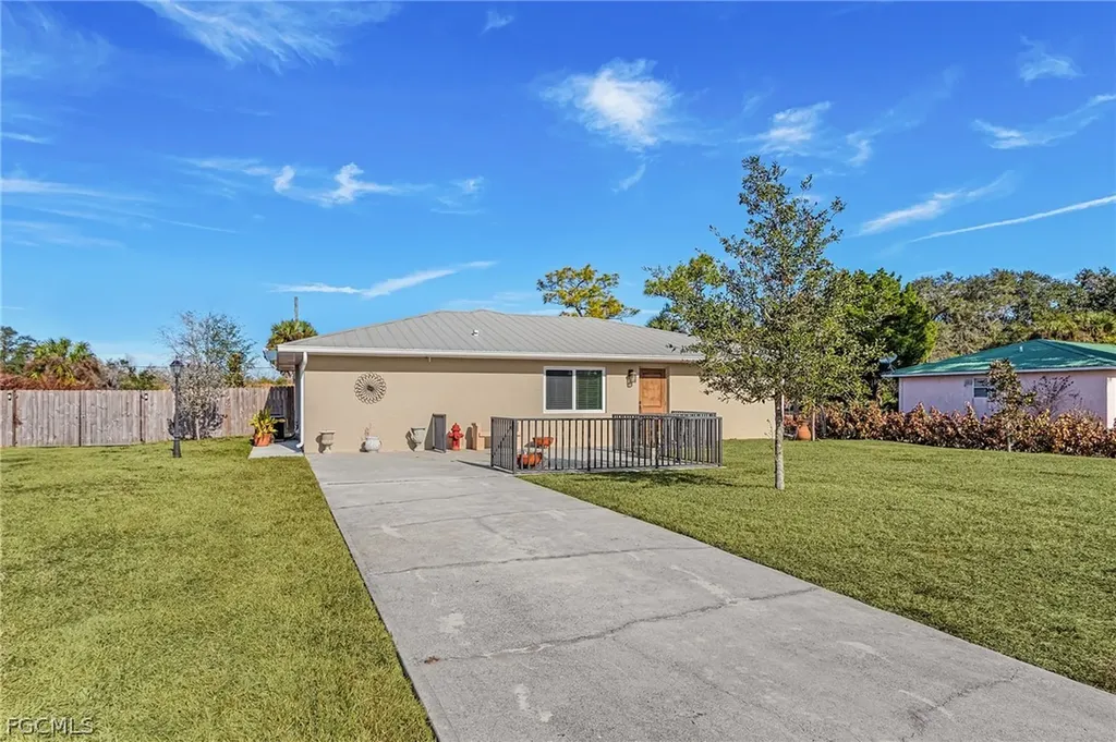 985 Quail Run Fort Denaud FL 33935