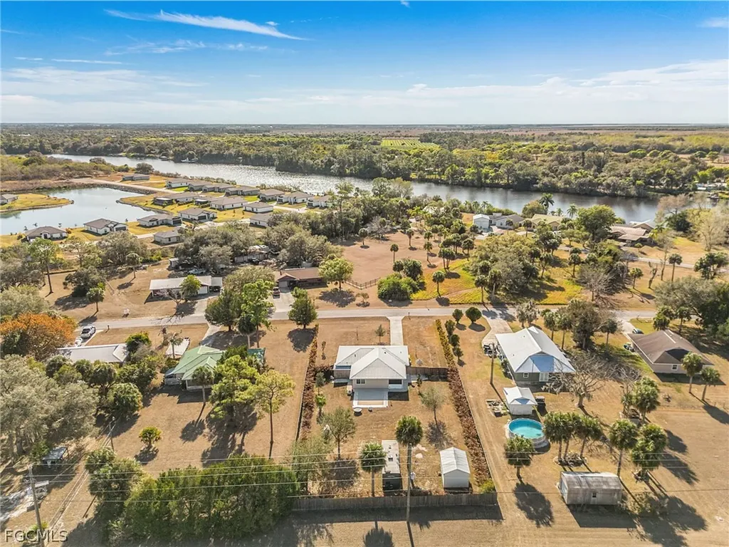 985 Quail Run Fort Denaud FL 33935