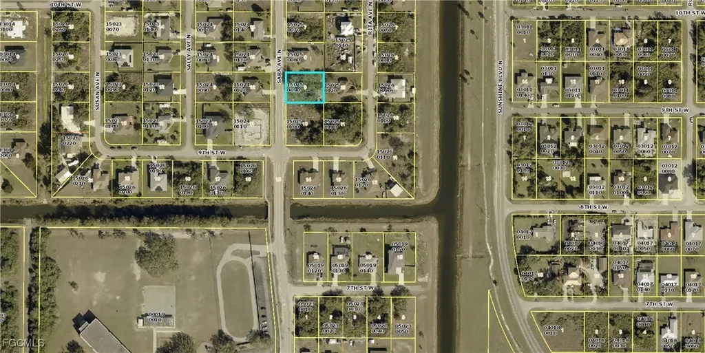 902 Sara Avenue N Lehigh Acres FL 33971
