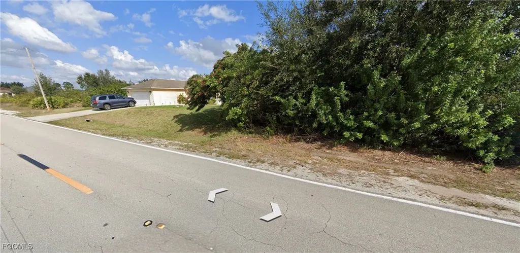 902 Sara Avenue N Lehigh Acres FL 33971
