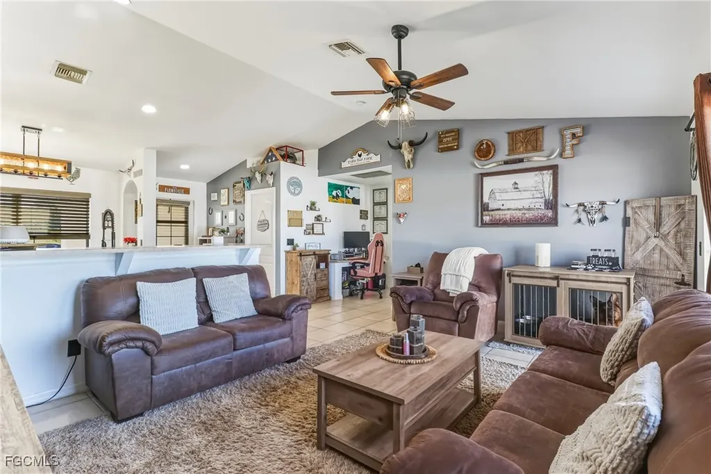 3910 23rd Street SW Lehigh Acres FL 33976