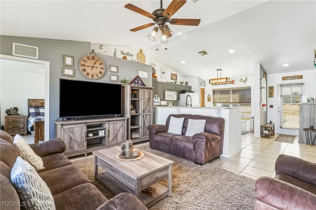 3910 23rd Street SW Lehigh Acres FL 33976