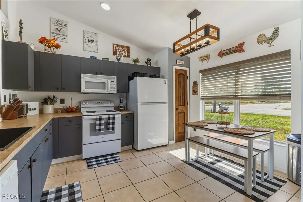 3910 23rd Street SW Lehigh Acres FL 33976