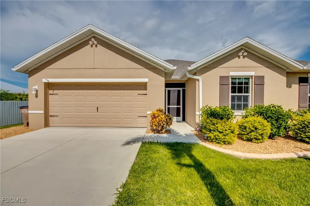 4518 SW 9th Avenue Cape Coral FL 33914