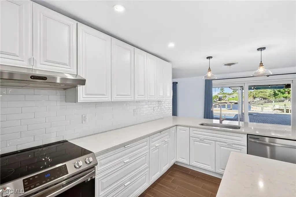541 Bayside Drive Fort Myers FL 33919