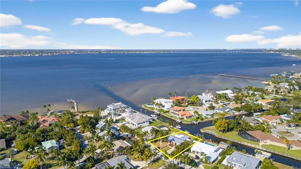 541 Bayside Drive Fort Myers FL 33919