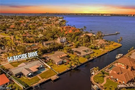 541 Bayside Drive Fort Myers FL 33919