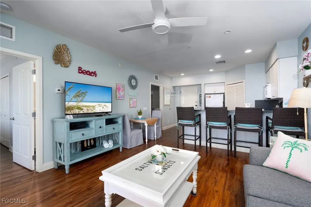 450 Old San Carlos Boulevard Fort Myers Beach FL 33931