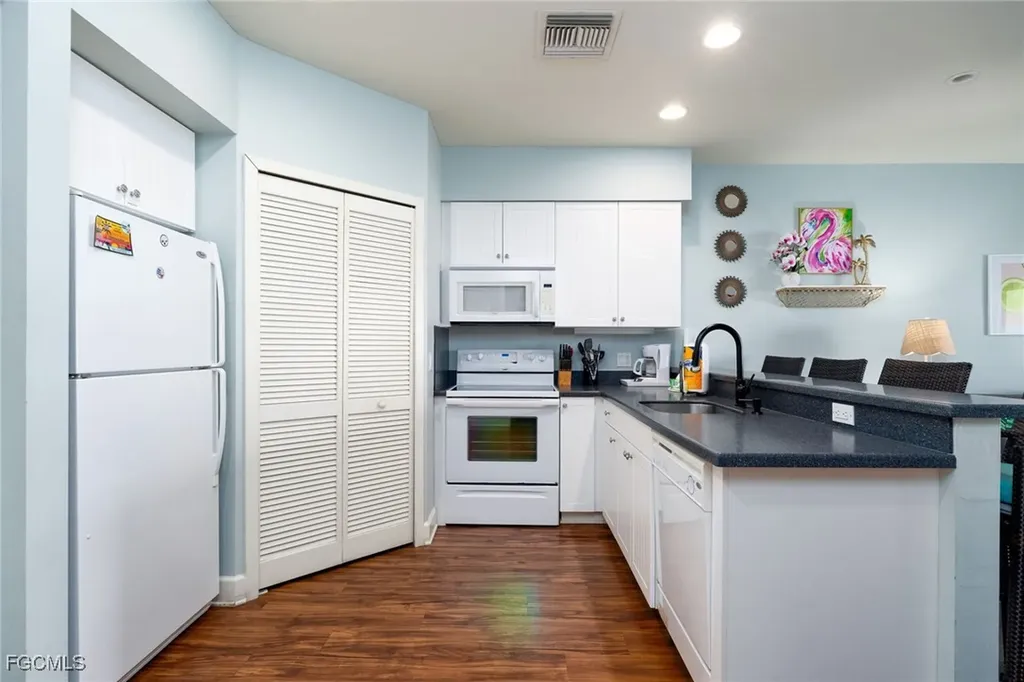 450 Old San Carlos Boulevard Fort Myers Beach FL 33931