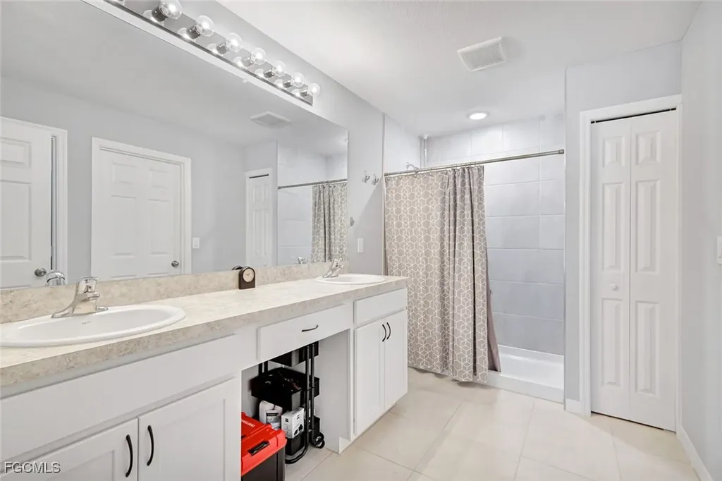 1119 NE 39th Street Cape Coral FL 33909