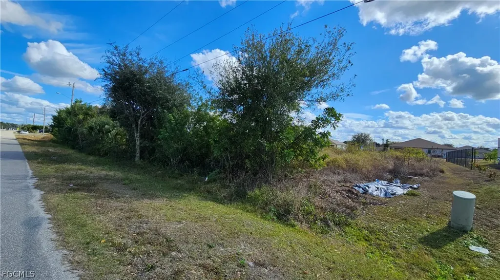 616 Kingsbury Street E Lehigh Acres FL 33974