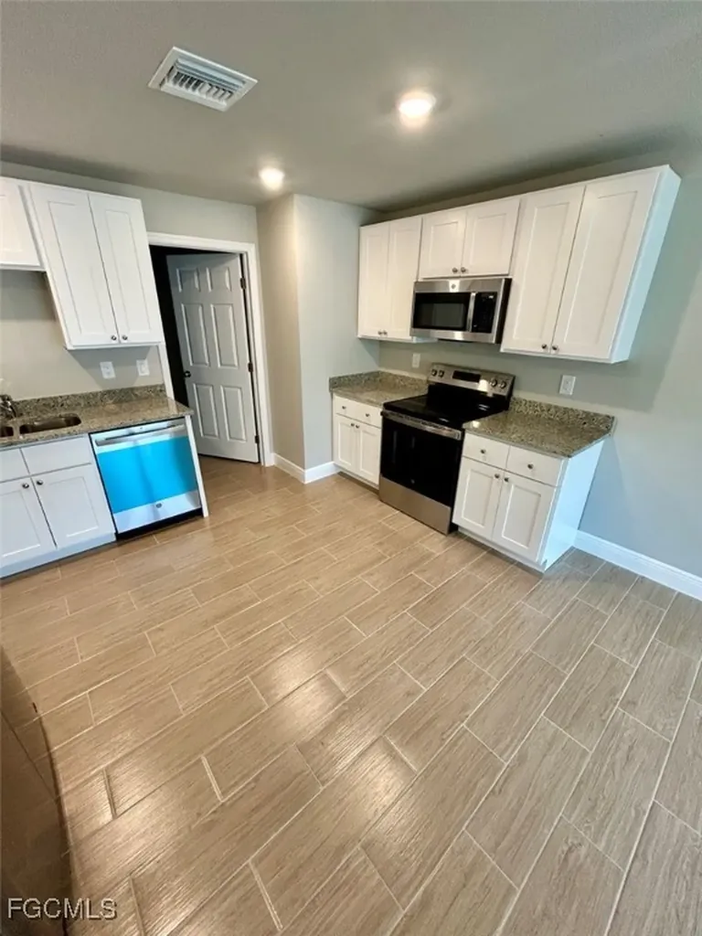 2330-2332 Hoople Street Fort Myers FL 33901