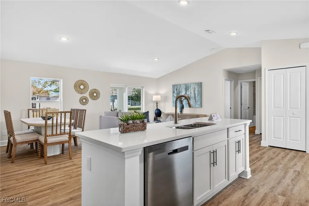 1711 NW 10th Avenue Cape Coral FL 33993