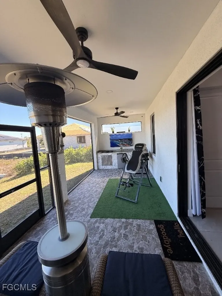 907 NE 13th Place Cape Coral FL 33909