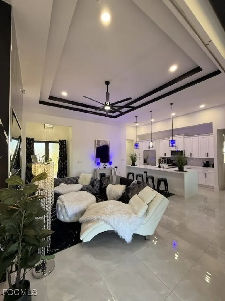 907 NE 13th Place Cape Coral FL 33909