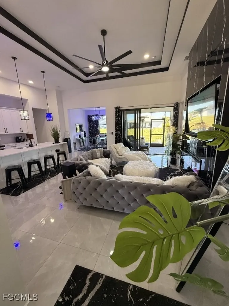 907 NE 13th Place Cape Coral FL 33909